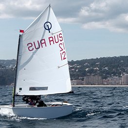 Optimist Yelkeni