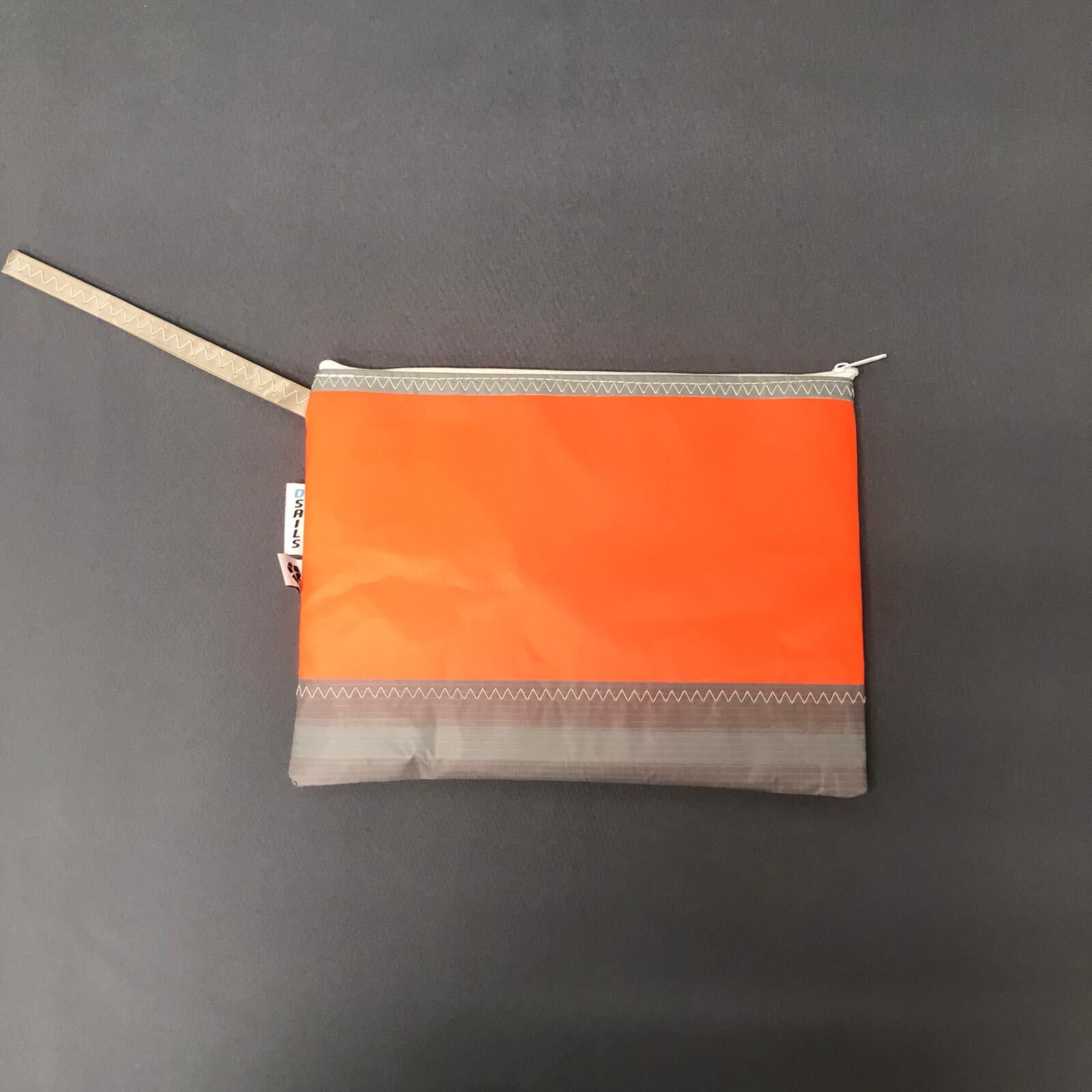 Turuncu El Çantası