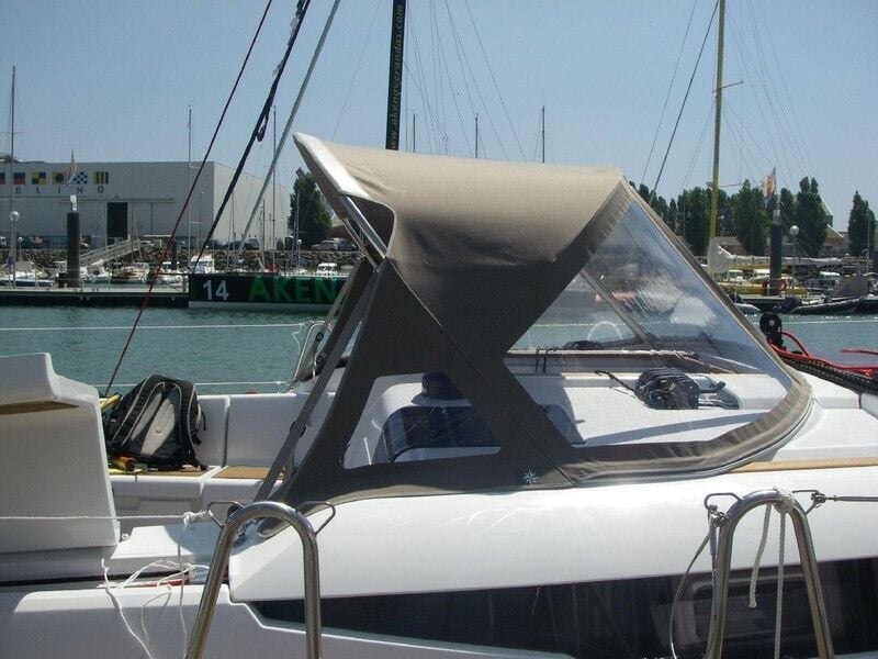 Jeanneau Sun Odyssey 409 Sprayhood | NV Equipment